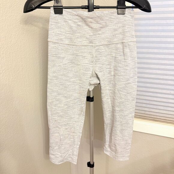 Lululemon Wunder Under High-Rise 1/2 Tight Luxtreme 17" Workout Leggings Size 8 - Picture 2 of 6
